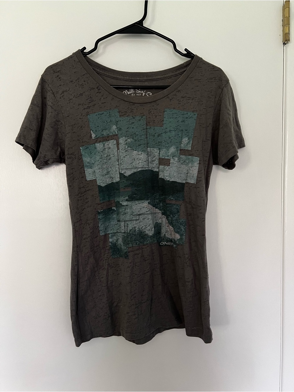O'Neill Surf Co Gray Short Sleeve Tee with Teal Graphic Size S